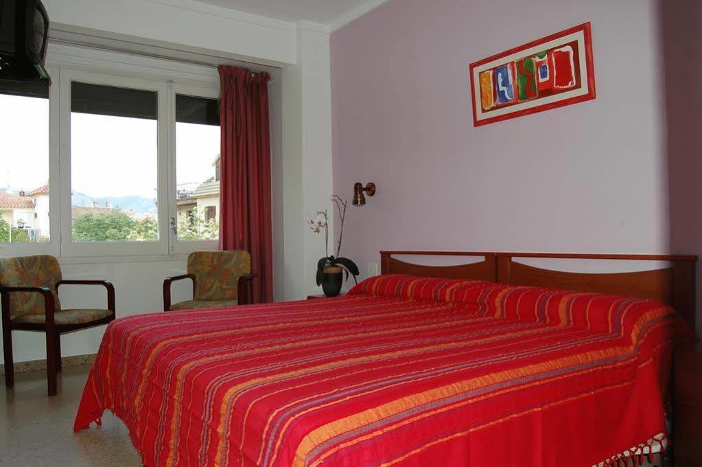 Hostal Torras Sant Hilari Sacalm Zewnętrze zdjęcie