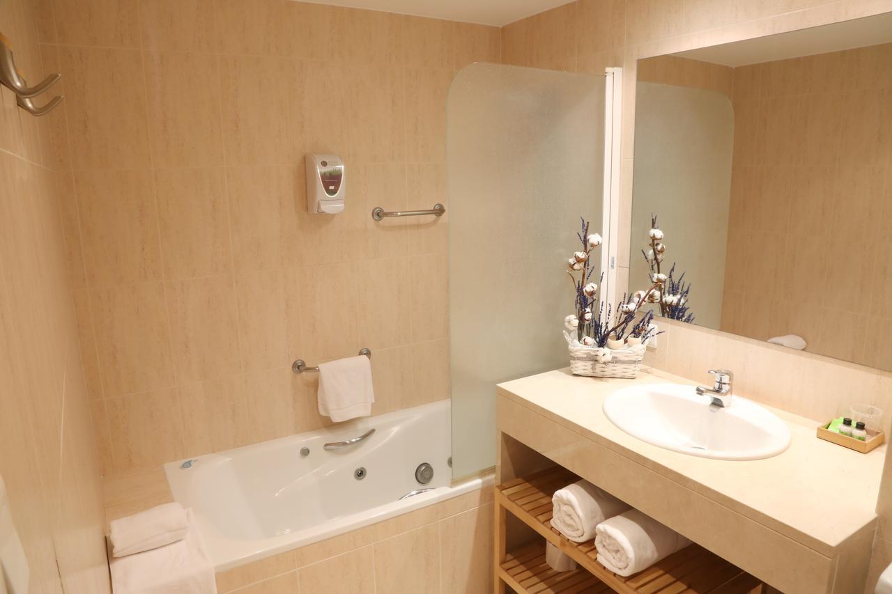 Hostal Torras Sant Hilari Sacalm Zewnętrze zdjęcie