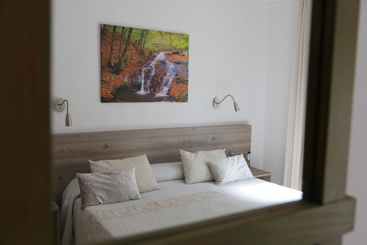 Hostal Torras Sant Hilari Sacalm Zewnętrze zdjęcie