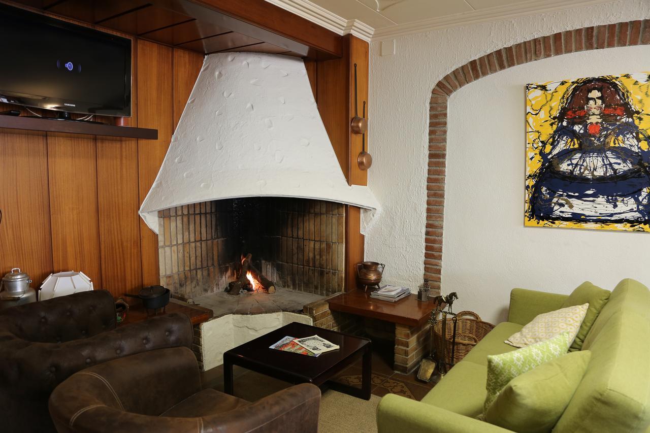 Hostal Torras Sant Hilari Sacalm Zewnętrze zdjęcie